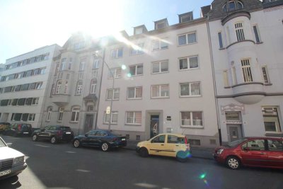 Duisburg- Neudorf tolle 3 Zimmerwohnung mit gr. Balkon im 1.Obergeschoß