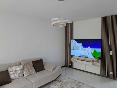 Wohnung mit großer Dachterrasse im Zweifamilienhaus