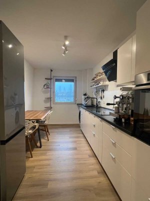 Schöne und top angebundene 2,5 ZKB Wohnung, Zweitbezug nach Grundsanierung