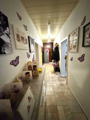 103 m² Altbau-Charme – vermietete 4-Zimmer-Etagenwohnung mit Balkon