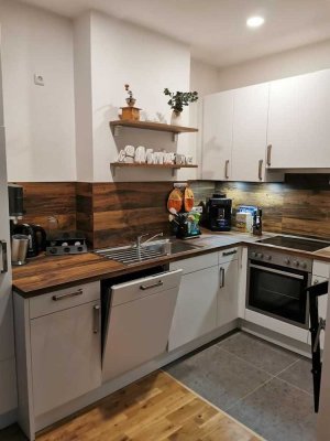 Barrierefrei wohnen oder arbeiten – stilvolle 3-Zimmer-EG-Wohnung mit Charme & Innenhof