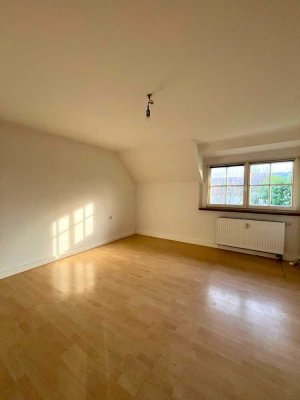 Helle 2-Zimmer-Wohnung  –  Ruhige Lage im Grünen