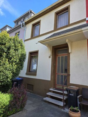 Charmantes Reihenmittelhaus mit großem Potenzial - ihr neues Zuhause in Köln-Bickendorf