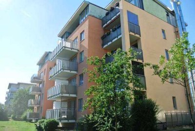 DI - großzügige 1-Zimmer-Wohnung im 3. OG mit Balkon und Aufzug