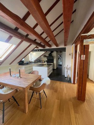 Schöne 4-Raum-Wohnung mit EBK und Balkon in Kaiserslautern
