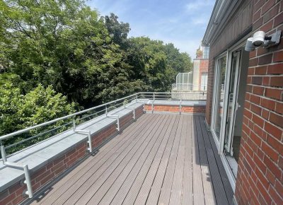 KR-Bockum: Lichtdurchflutete Penthousewohnung mit gutem Grundriss, Aufzug und großer Dachterrasse