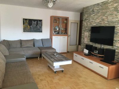 Modernisierte 5-Zimmer-Wohnung mit Balkon und EBK in Freiburg im Breisgau Umkirch, komplett möbliert