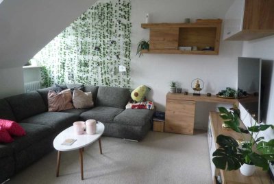Schöne 2-Zimmer-Dachgeschosswohnung mit Balkon in Vellmar