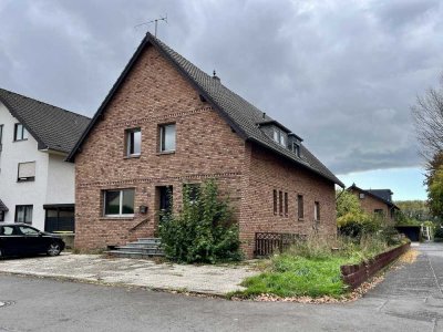 Attraktives Zweifamilienhaus in top Wohnlage!