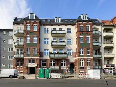 Gründerzeit-Investment: Großzügige Wohnung in Friedenau + nahe Schloßstraße + PROVISIONSFREI +