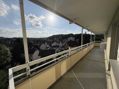 Provisionsfreie, geschmackvolle, renovierte 2-Zimmer-ETW mit traumhaftem Balkonblick über Bad Soden