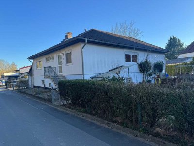 Renovierungsbedürftiger Bungalow mit großem Grundstück!