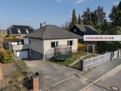 IMMOBERLIN.DE - Sympathisches Haus mit Sonnengarten & Garage in sehr familienfreundlicher Lage