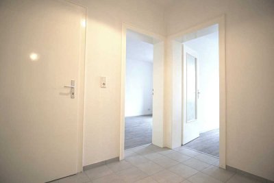 Gut geschnittene 4-Zimmer-EG-Wohnung mit kleinem Balkon in Düsseldorf