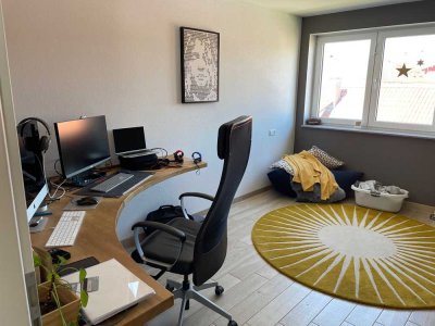 120qm 5.5 Zimmer Wohnung (teilmöbliert) mit 2 Balkonen schöner Aussicht und Garage mit Ladesäule