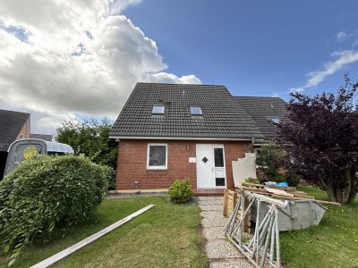 Attraktives, kernsaniertes Reihenendhaus mit Terrasse und Carport in ruhiger Lage von Jarplund