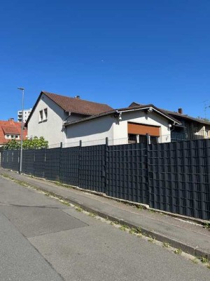 Einfamilienhaus + Bauland