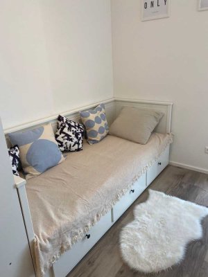 Mitten in STUTTGART ! Wunderschöne vollmöbilierte Studioapartments
