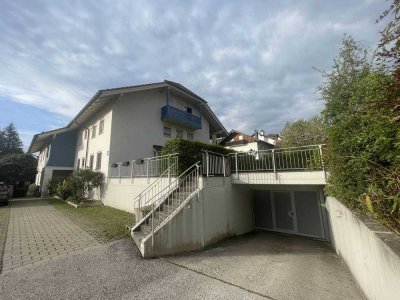 2 Zimmer-DG-Wohnung, Balkon mit Bergblick und Tiefgarage