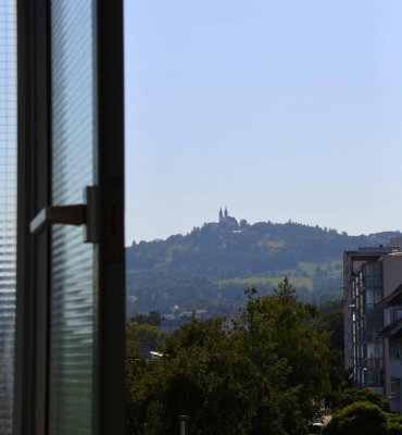 Zentrale, moderne Wohnung mit Loggia &amp; TG