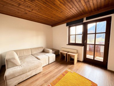 Charmante Wohnung mit sehr gutem Grundriss und eigenem Dachboden