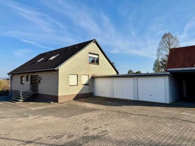 Freistehendes 1-2 Familienhaus auf großem Grundstück