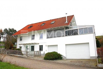 Familien-Residenz mit gewaltigem Zubehör und Platzangebot