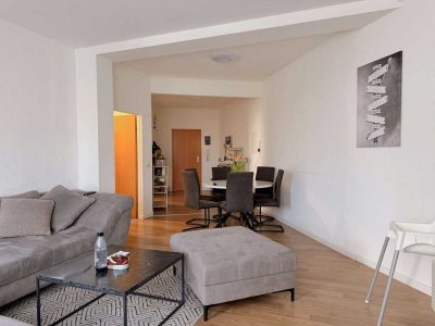 Große 3-Zimmer-Wohnung mit Stellplatz in zentraler und ruhiger Lage