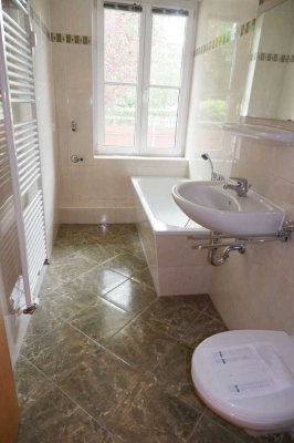 3. OG! Laminat, Bad mit Fenster + Balkon - frei ab 1.4.26