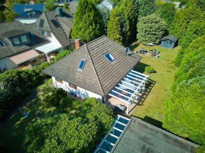 Walmdachbungalow mit Doppelgarage auf sehr schönem Grundstück in Jesteburg