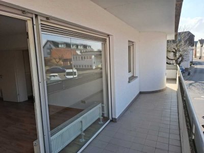 Provisionsfrei schöne 4-Zimmerwohnung mit Balkon