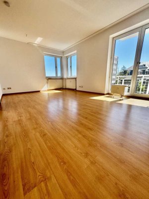 Kapitalanlage oder Eigennutz: 2-Zimmer-Wohnung mit Balkon  und TG Stellplatz in 01307 Dresden