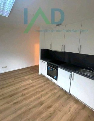 Zentrale WOHNUNG mit Balkon, EBK und Stellplatz