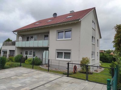 Erstbezug nach Sanierung: Helle und geräumige 2-Zimmer Souterrain Wohnung mit Gartenstück