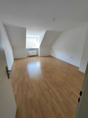 Helle, freundliche DG-Whg. im beliebten Kaiserstraßenviertel