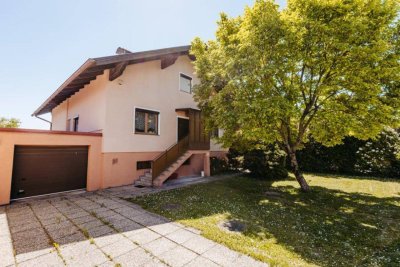 Elegantes, gepflegtes Einfamilienhaus mit Garage und uneinsehbarem Garten, Altbaumbestand