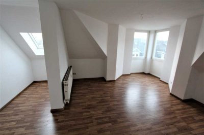 3-Zimmer Dachgeschosswohnung sucht Nachmieter!