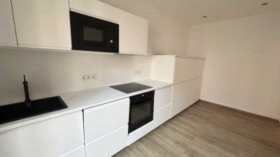 Gostenhof ! Helle chice und moderne 2-Zi.-Altbau-Whg. 52 m²,hochwertige Einbauküche,2.OG mit Aufzug.