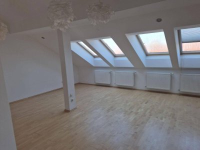 Privatverkauf: Traumhaftes DG mit Terrasse nahe U1 - klimatisiert - provisionsfrei