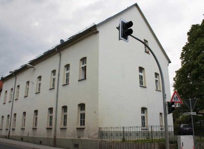 Zentral gelegene 2-Raum-Wohnung in Auma