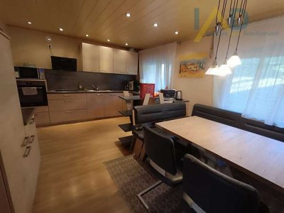 Großzügiges Einfamilienhaus mit Einliegerwohnung in einer sonnigen, ruhigen Dorflage