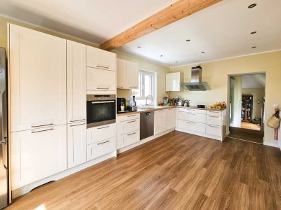 Rarität! Hochwertig renoviertes Wohnhaus mit tollem Ausblick in Höhenlage. Ca. 30 Minute