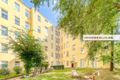 IMMOBERLIN.DE - Schöne komfortable & ruhige Dachgeschosswohnung mit Terrasse im Sprengelkiez