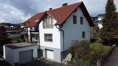 Zwei Wohneinheiten, zwei Eingänge - Zentral und ruhig