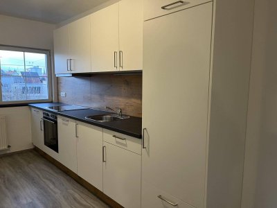 Frisch sanierte Wohnung mit möblierter Küche