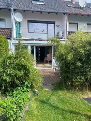 Charmantes, modernisiertes Reihenmittelhaus in ruhiger Lage von Schwabach