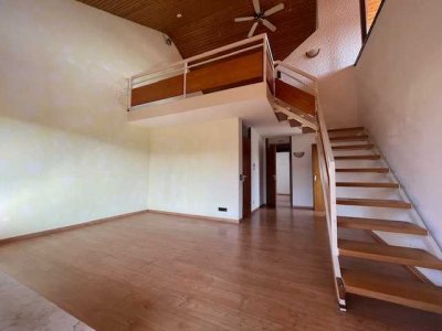 Schöne Maisonette-Wohnung mit EBK und zwei Balkonen in Dettenhausen