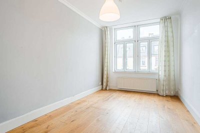 Schöne 3-Zimmer-Altbau-Wohnung mit Balkon  in sehr guter Nordendlage