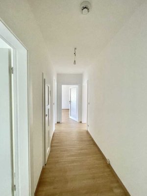 große 3-Zimmerwohnung mit Badewanne