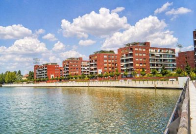 Balkon mit Wasserblick - 3 Zimmer, Bad mit Fenster, TG-Stellplatz - aktuell vermietet